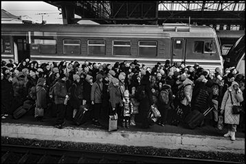 OPC Member Peter Turnley Shares Photo Essay: ‘The Human Face of the Exodus from Ukraine’